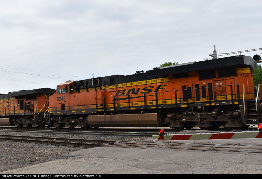 BNSF 8248